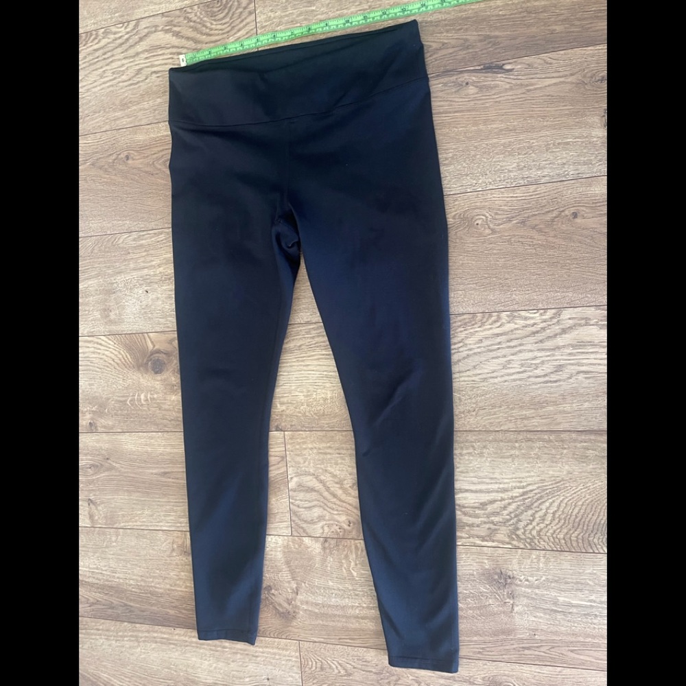 Fabletics Capris - image 3